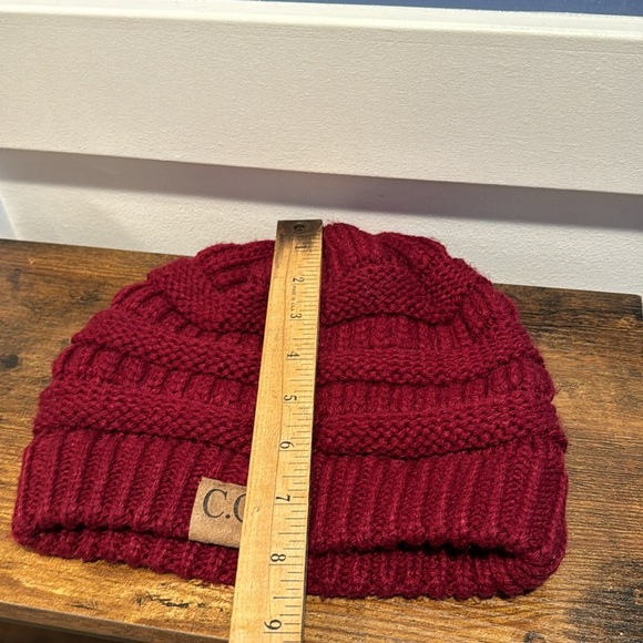 C. C Beanie one size maroon - Picture 5 of 5